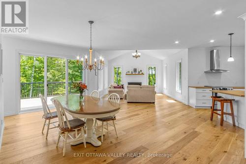 698 Mitchell Road, Madawaska Valley, ON - Indoor Photo Showing Dining Room