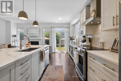 91 Chevron Place, Ottawa, ON - Indoor Photo Showing Kitchen With Double Sink With Upgraded Kitchen