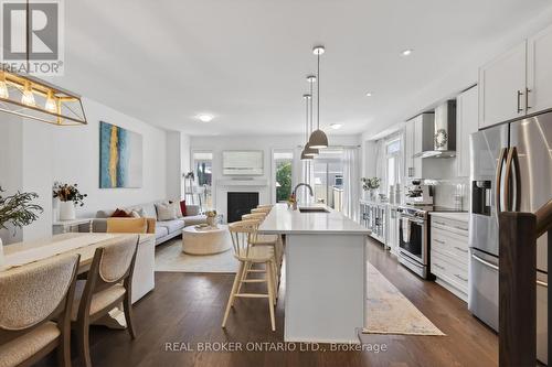91 Chevron Place, Ottawa, ON - Indoor Photo Showing Kitchen With Upgraded Kitchen