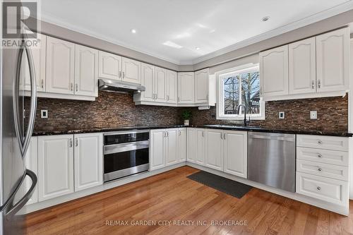 734 Brigadoon Drive, Hamilton (Gourley), ON - Indoor Photo Showing Kitchen With Stainless Steel Kitchen With Upgraded Kitchen