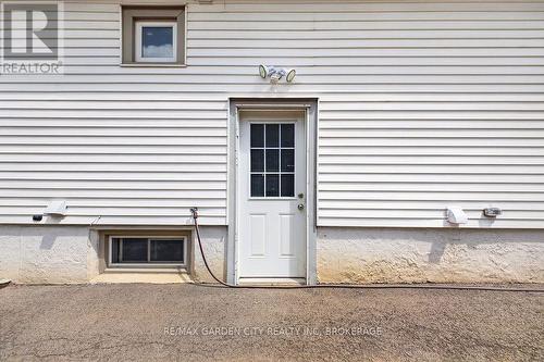 LOWER - 191 EAST 43RD STREET , Hamilton (Sunninghill), Ontario L8T 3C3 3
