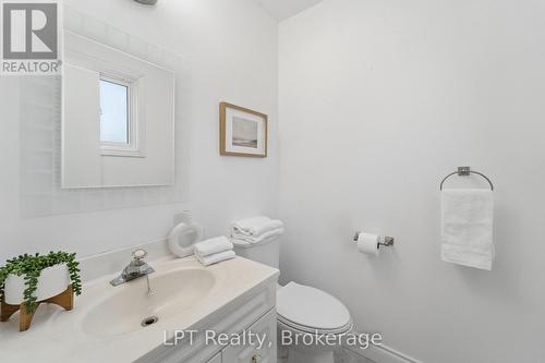 34 Oxtoby Lane, Uxbridge, ON - Indoor Photo Showing Bathroom