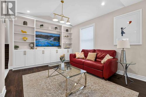 1038 Grandlea Court, Oshawa, ON - Indoor Photo Showing Living Room