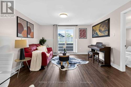 1038 Grandlea Court, Oshawa, ON - Indoor Photo Showing Living Room