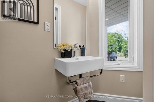 1038 Grandlea Court, Oshawa, ON - Indoor