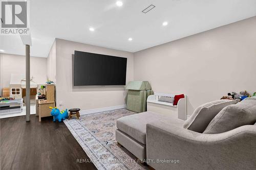1038 Grandlea Court, Oshawa, ON - Indoor