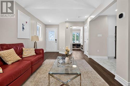 1038 Grandlea Court, Oshawa, ON - Indoor Photo Showing Living Room