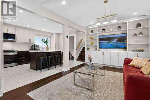 1038 Grandlea Court, Oshawa, ON - Indoor Photo Showing Living Room