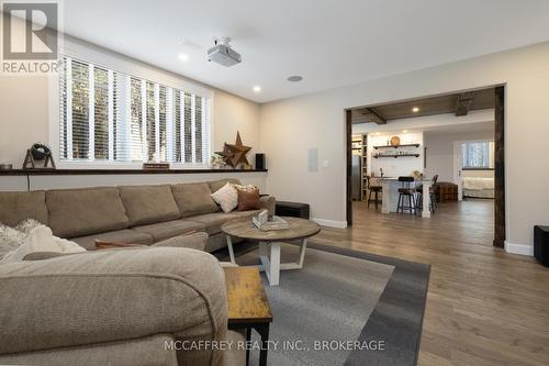 219 Kidds Road, Stone Mills (Stone Mills), ON - Indoor Photo Showing Living Room