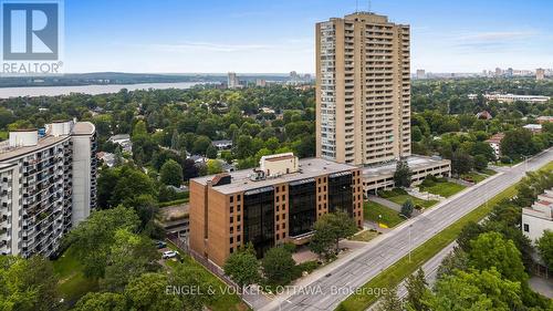 104 - 2019 Carling Avenue, Ottawa, ON - Outdoor