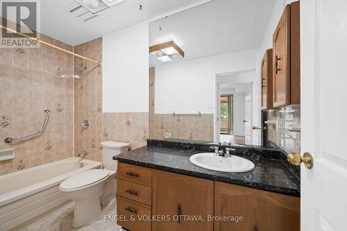 104 - 2019 Carling Avenue, Ottawa, ON - Indoor Photo Showing Bathroom