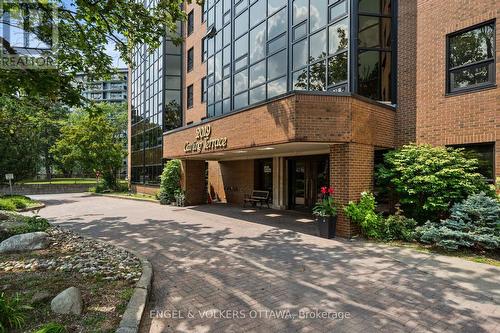 104 - 2019 Carling Avenue, Ottawa, ON - Outdoor