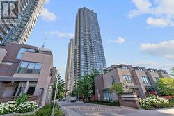 5015 - 11 BRUNEL COURT Toronto, ON M5V 3Y3