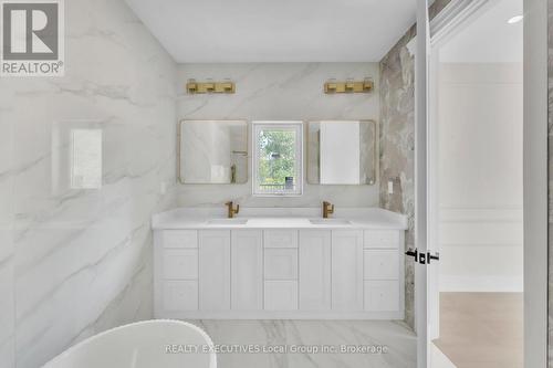 29 Shallot Crescent, North Bay (Birchaven), ON - Indoor Photo Showing Bathroom
