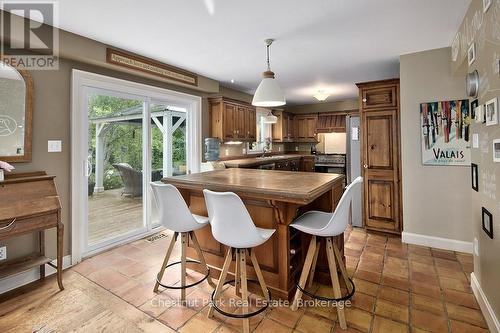 114 Clark Street, Blue Mountains, ON - Indoor Photo Showing Dining Room