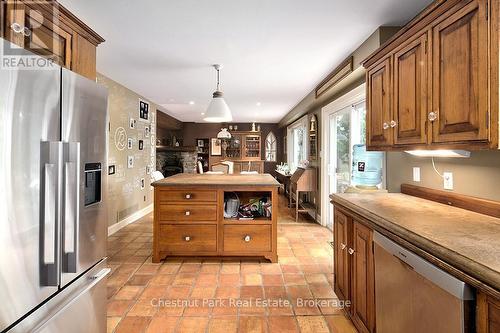 114 Clark Street, Blue Mountains, ON - Indoor Photo Showing Kitchen