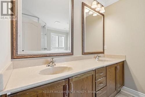 3256 Raspberry Bush Trail, Oakville, ON - Indoor Photo Showing Bathroom