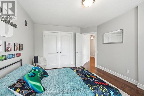 3256 Raspberry Bush Trail, Oakville, ON - Indoor Photo Showing Bedroom