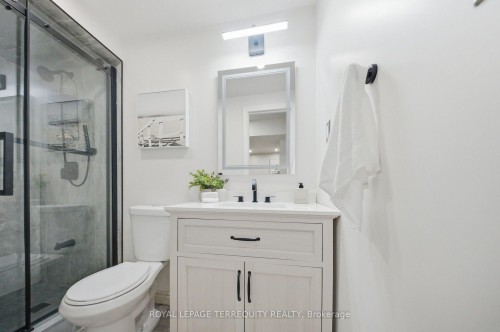 1013 Albacore Manor, Pickering, ON - Indoor Photo Showing Bathroom