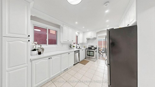 784 Galloway Crescent, Mississauga, ON - Indoor Photo Showing Kitchen With Stainless Steel Kitchen With Upgraded Kitchen