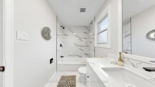 784 Galloway Crescent, Mississauga, ON - Indoor Photo Showing Bathroom