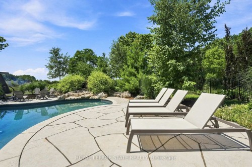 62 Thompson Road, Brantford, ON - Outdoor With In Ground Pool