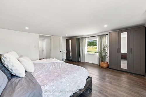 62 Thompson Road, Brantford, ON - Indoor Photo Showing Bedroom