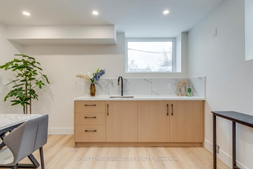 24 Merritt Road, Toronto, ON - Indoor
