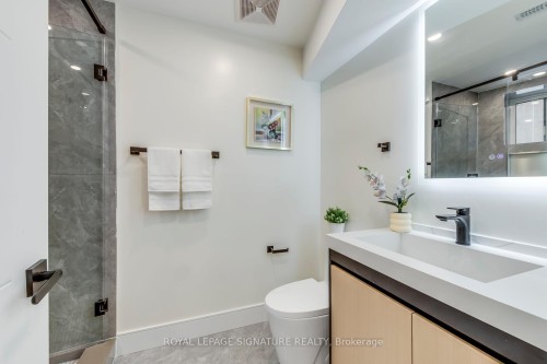 24 Merritt Road, Toronto, ON - Indoor Photo Showing Bathroom