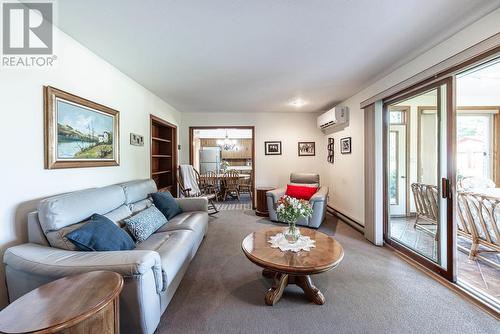 1435 Airport Rd, Prince Township, ON - Indoor Photo Showing Living Room