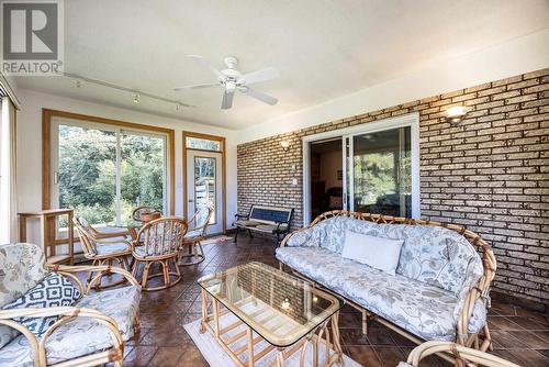 1435 Airport Rd, Prince Township, ON - Indoor Photo Showing Living Room