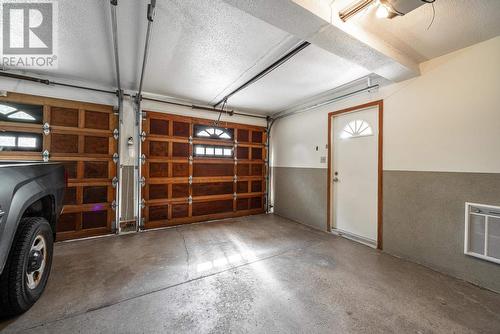 1435 Airport Rd, Prince Township, ON - Indoor Photo Showing Garage