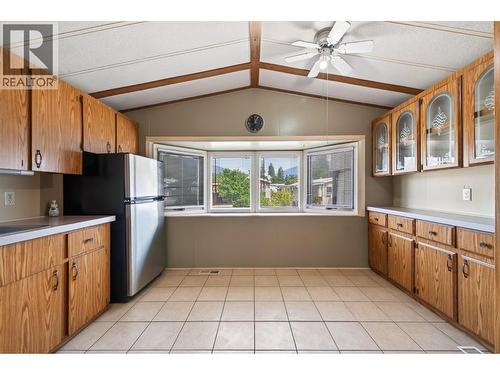 5280 69 Avenue Ne, Salmon Arm, BC - Indoor Photo Showing Kitchen