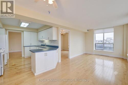 Virtually revised - Eat-in Kitchen - 1402 - 442 Maple Avenue, Burlington (Brant), ON - Indoor Photo Showing Kitchen