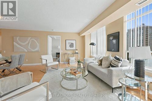 610 - 33 Empress Avenue, Toronto, ON - Indoor Photo Showing Living Room