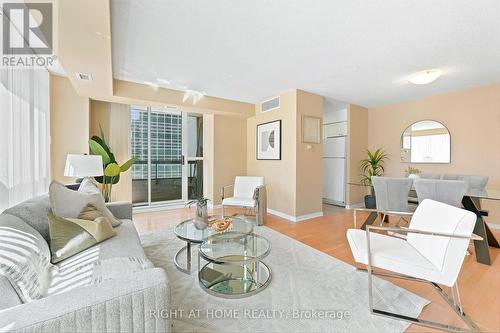 610 - 33 Empress Avenue, Toronto, ON - Indoor Photo Showing Living Room