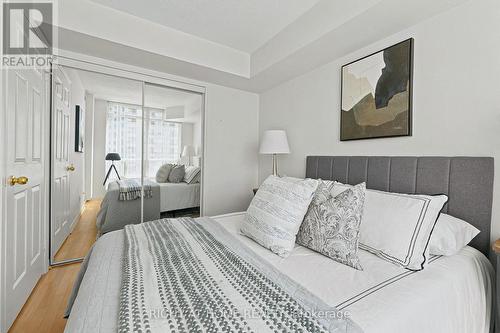 610 - 33 Empress Avenue, Toronto, ON - Indoor Photo Showing Bedroom