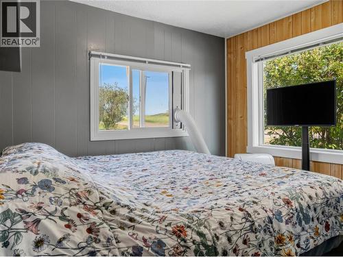9901 2 Street, Dawson Creek, BC - Indoor Photo Showing Bedroom