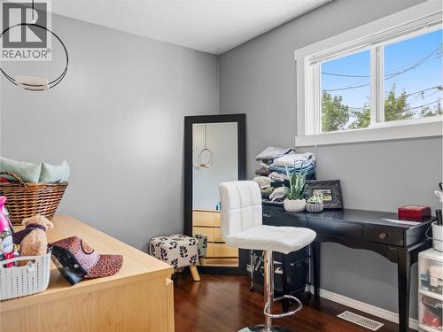 9901 2 Street, Dawson Creek, BC - Indoor