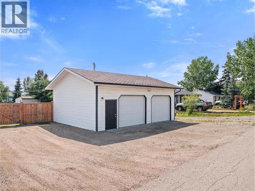 9901 2 Street, Dawson Creek, BC - Outdoor