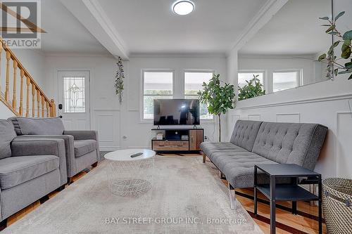 154 Alameda Avenue, Toronto, ON - Indoor Photo Showing Living Room