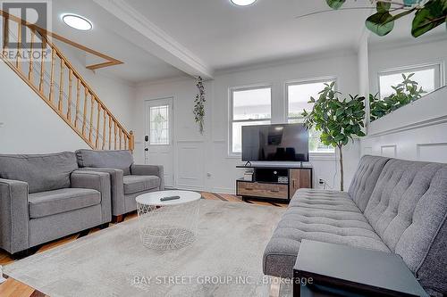 154 Alameda Avenue, Toronto, ON - Indoor Photo Showing Living Room