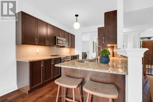 3 Frances Drive, Collingwood, ON - Indoor Photo Showing Kitchen With Upgraded Kitchen
