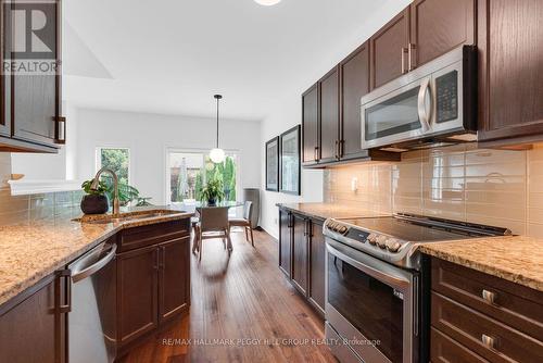 3 Frances Drive, Collingwood, ON - Indoor Photo Showing Kitchen With Stainless Steel Kitchen With Upgraded Kitchen