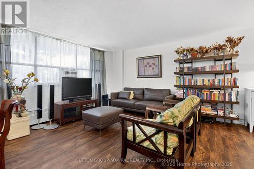 202 - 80 Grandravine Drive, Toronto, ON - Indoor Photo Showing Living Room