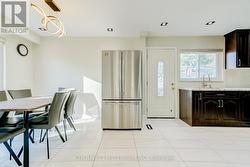 Bonus Side Entrance To Outside - 