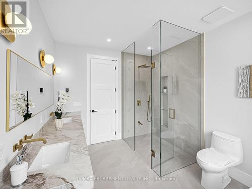 2488 Bridge Road, Oakville, ON - Indoor Photo Showing Bathroom