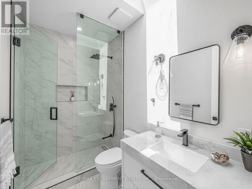 2488 Bridge Road, Oakville, ON - Indoor Photo Showing Bathroom