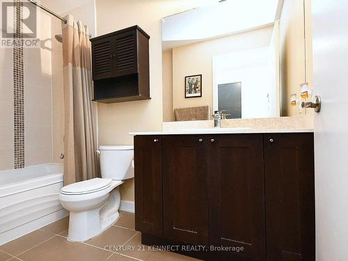 3910 - 4070 Confederation Parkway, Mississauga, ON - Indoor Photo Showing Bathroom