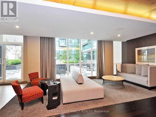 3910 - 4070 Confederation Parkway, Mississauga, ON - Indoor Photo Showing Living Room